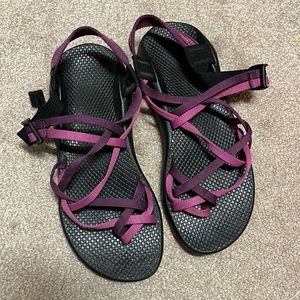 Womens Chaco double strap toe loop purple size 9
